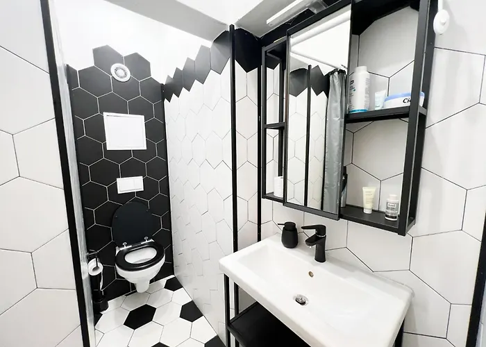 Perfect Long-term Stylish And Spacious Center Next To Vitosha Blvd شقة